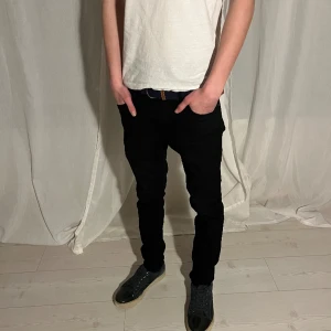 Tiger of sweden jeans - Sjukt snygga tiger of sweden jeans i 10/10 skick! Modellen är 182cm Pris är diskuterbart