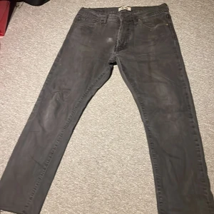 acne jeans - jättesnygga acne jeans 