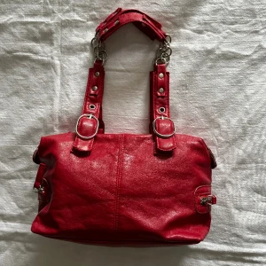 Väska  - Söt liten röd väska 