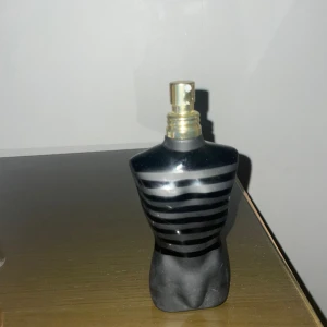 Jean Paul Gaultier le parfum - 125 ml flaska men ca 90 kvar!  Tveka inte på att höra av dig vid frågor
