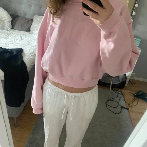Rosa tröja  - Rosa tröja från bikbok i storlek S, mysig 