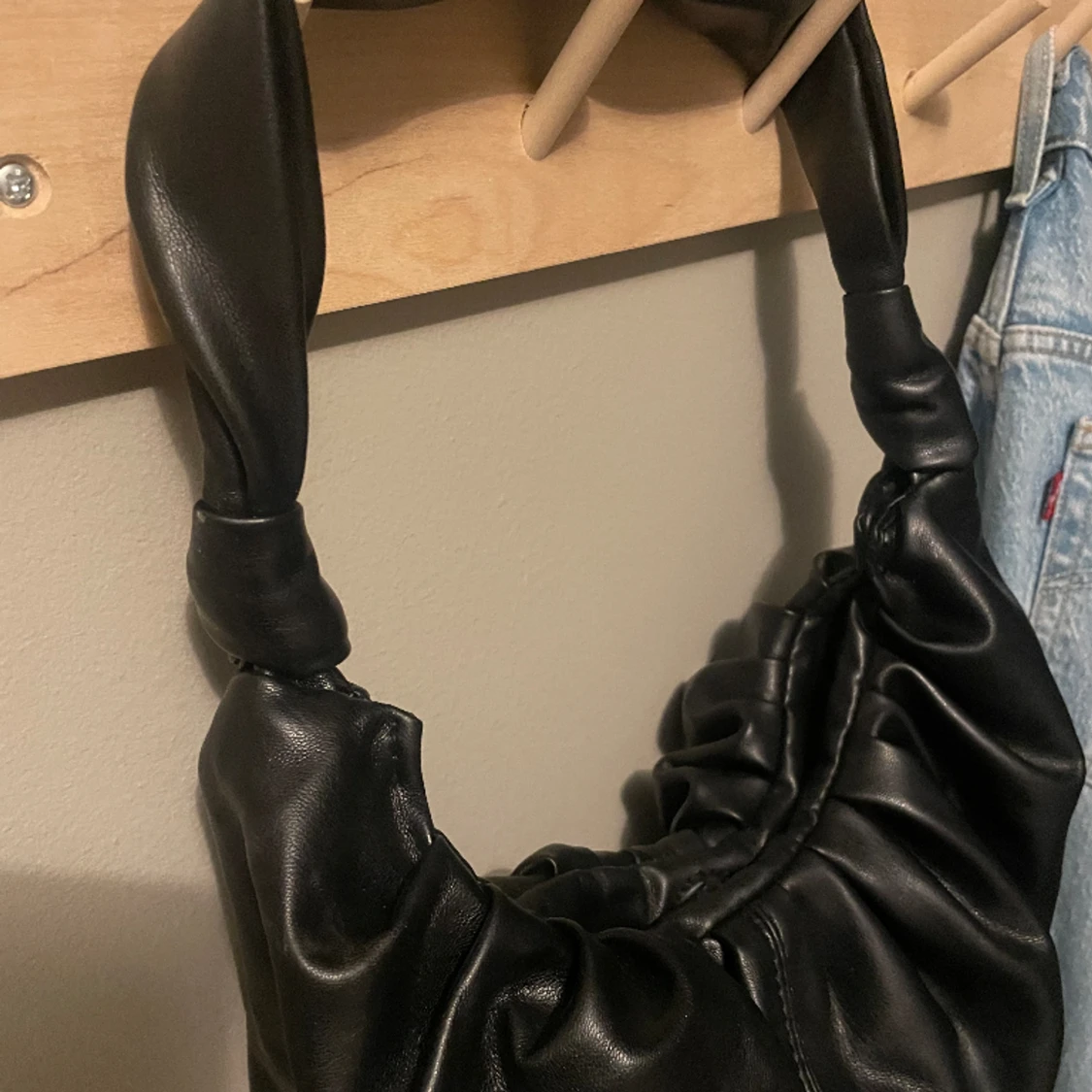 Handväska Gina Tricot  - 90