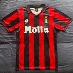 AC Milan hemmatröja säsong 1991/1992 med Icon Maldini på rygg 