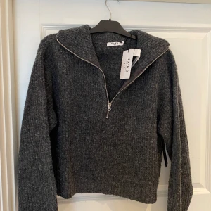 Stickad NA-KD - Fin stickad tröja från NA-KD, helt oanvänd 