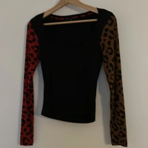 Desigual blouse  - Still in a very good condition. Only one time used. Size XS
