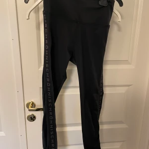 Träningstights  - Träningstights från röhnisch. Använda men i fint skick 