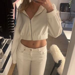 Vit kofta  - Vit kofta, croppad, storlek xs 