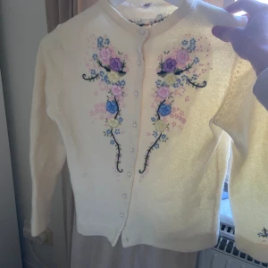 Kofta med kort ärm - Använd ca 2 gånger