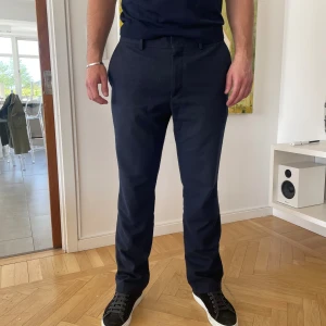 Gant kostymbyxor  - Mycket bra skick! Knappt använda, köpta i vintras.  Nypris 2100kr. 