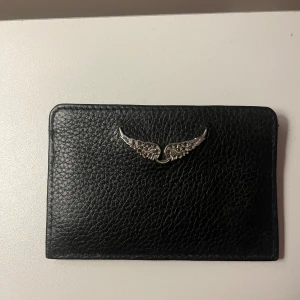 Korthållare - En fin och knappt använd korthållare ifrån Zadig&Voltaire 