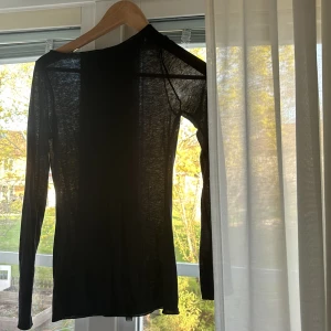 Intimissimi tröja - Säljer nu min älskade intimissimi tröja som jag knappt har använt. SUPER bra skick och pris kan diskuteras!