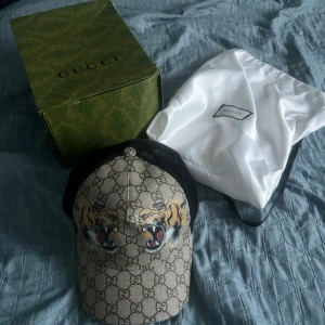 Gucci Tiger Cap Keps - Gucci Tiger keps, låda och dustbag ingår! Den är helt ny. Osäker på autenticitet.