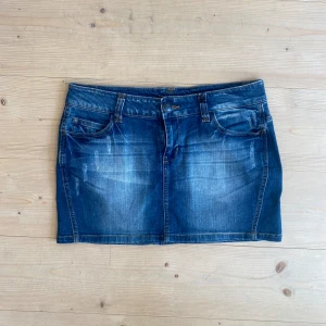 Lågmidjad jeanskjol - SUPER snygg jeans kjol!!