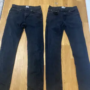 Köpte dessa två jeans från lager 157 för 2 år sen har inte använt dom på 5 årstider nu när ja testa dom så passar dom inte mig längre så tänkte sälja en för 120kr och två för 200kr