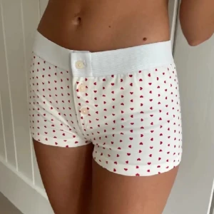 Brandy melville pyjamas shorts  - Super sköna pyjamas shorts från brandy. Är i nyskick då de aldrig kommit till användning 🥰