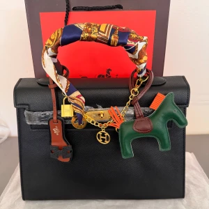 Axelväska  - Oanvänd 