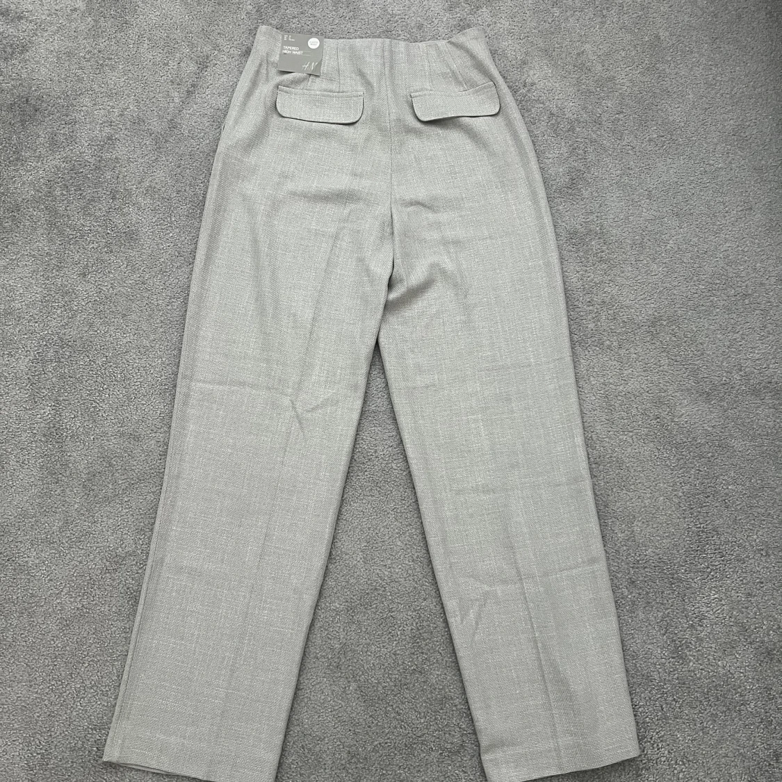 Gråa kostymbyxor  - 90