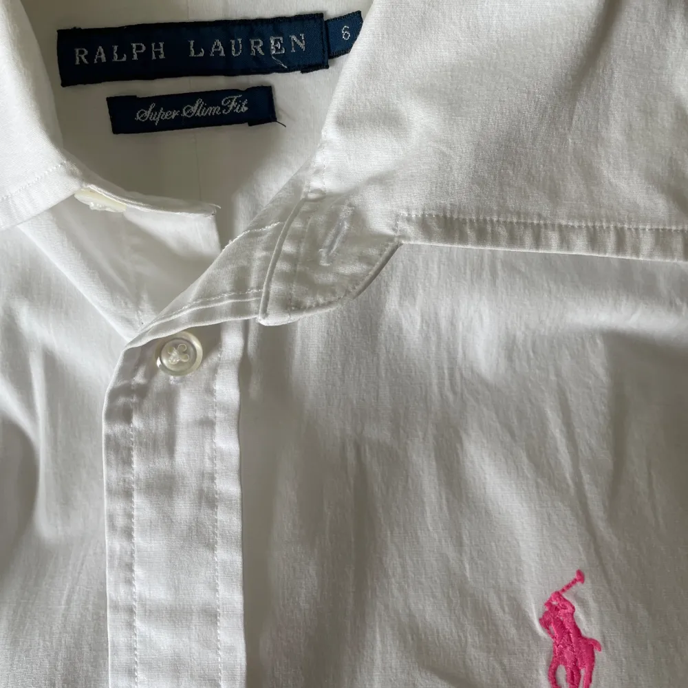Vit skjorta från Ralph Lauren🩷. Skjortor.