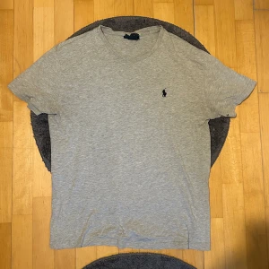 Ralph Lauren T-Shirt - Storlek S