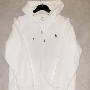 Polo Ralph Lauren Zip - Vit Polo Ralph lauren i ny skick!