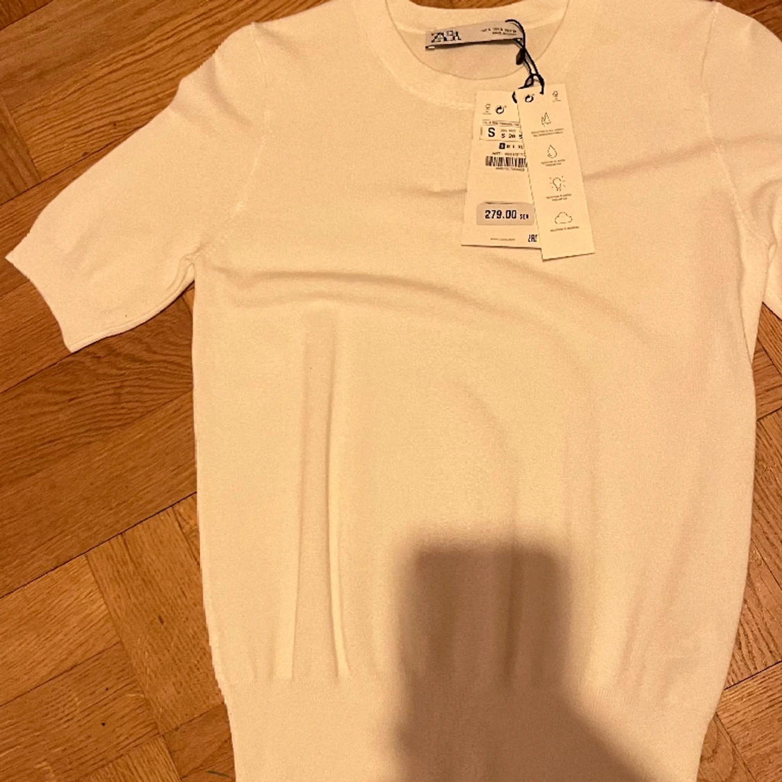 Zara stickad T-shirt 