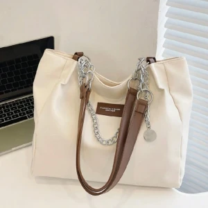 Supersöt väska  - En supersöt väska som tyvärr inte kommer till användning. Den är aldrig andvänd och alltså i nytt skick. Pris går att diskuteras☺️