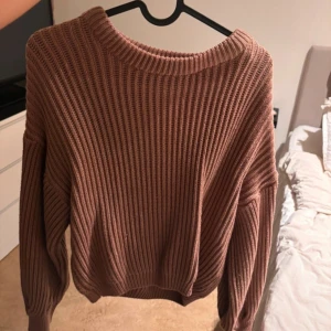 Stickad tröja - Lite tjockare i materialet 