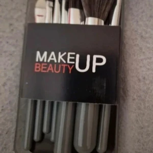 Make up brushes  - Brand new and soft brushes 