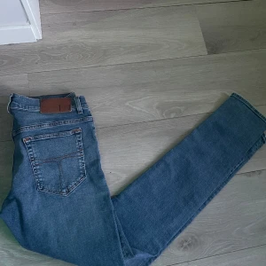 Tiger Of Sweden jeans - Säljer ett par riktigt snygga tiger of Sweden jeans | slim fit | storlek 31/34⚡️ Skick 9/10 | nypris:1699kr. Prioriterar snabba affärer!
