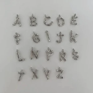 Hängsmycken  - Bokstavs hängsmycken! 50 kr/styck🙌🏼 Skriv för att veta vilka som finns kvar tillgängliga!