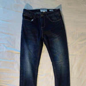 Denim day jeans - Denim day jeans Slim/straight fit 175cm längd Gott skick, knappt använda