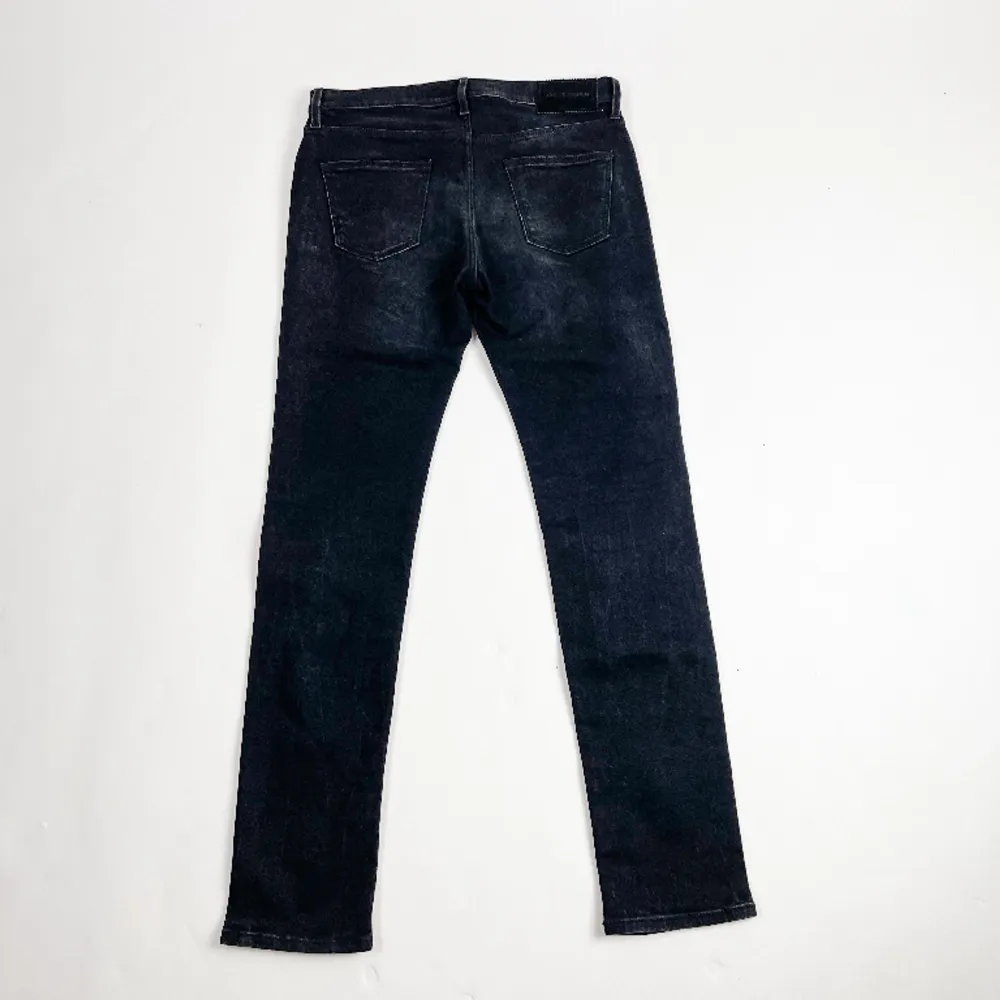 Jacob cohën jeans  Skick: 10/10 Storlek: 31 Färg: svart Pris: 1199kr  . Jeans & Byxor.
