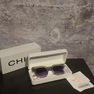 Chimi 04 - Chimi 04 i bra skick, har kvitto låda och allt, säljes då jag köpt raybans! 