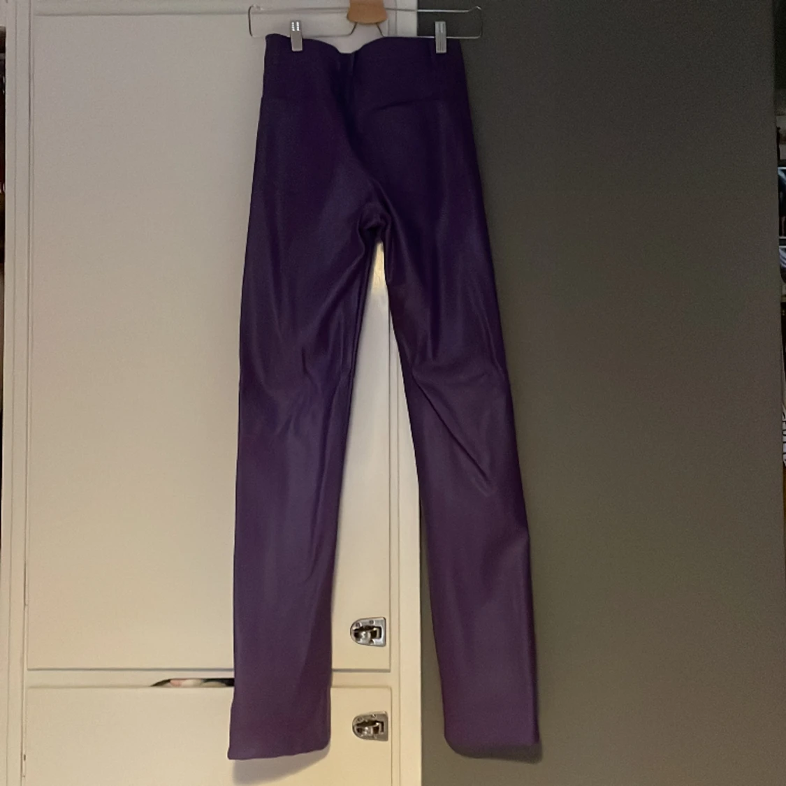 Snygga lila byxor  - 90