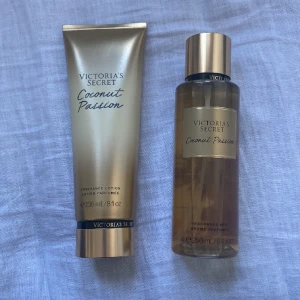 Victoria secret - Body lotion och body mist från Victoria secret, använd typ en gång så basically helt oanvända!! 💓 