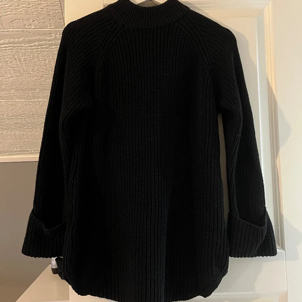 Stickad svart tröja i strl S från Gina Tricot . Tröjor & Koftor.