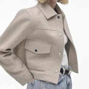 Zara kappa - Super söt kappa, köpt förra året, inga defekter alls💓Nypris: 400kr finns ej kvar💞