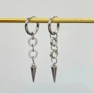 Handgjorda örhängen  - Handgjorda örhängen ●Material- rostfritt stål  ●Gjord i bra kvalitet 💎Örhängeskrokar -100% rostfritt stål . Nickel fri.☆☆☆Längd - 6cm ,par 160kr, 1st-99kr