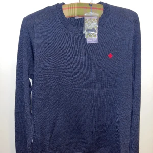 Morris tröja - Säljer nu denna sjukt feta Morris tröjan i 100% merinoull, skicket är 10/10 helt ny med tags. För fler bilder eller frågor är de bara att höra av sig//Liam