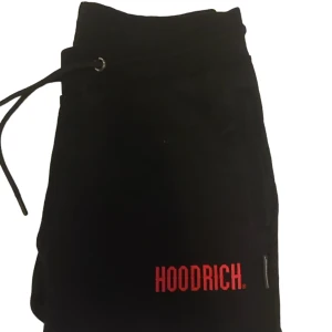 Hood rich  - Hej säljer denna par Hood rich byxor i storlek: M dom är använda 1 gång och är i nyskick hör av dig om du är intresserad. 