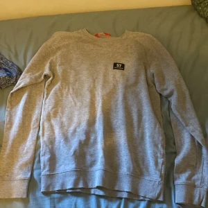 Saligia hoodie - En saligia hoodie bra kvalitet säljer för att den är för liten 