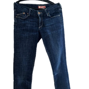 Lågmidjade jeans - Vintage lågmidjade jeans, så snygga straight leg, väldigt lågmidjade fina fickor
