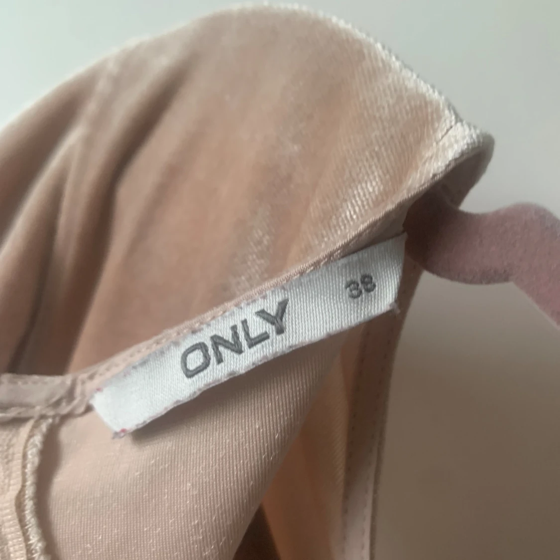 Only tröja med volang  - 90