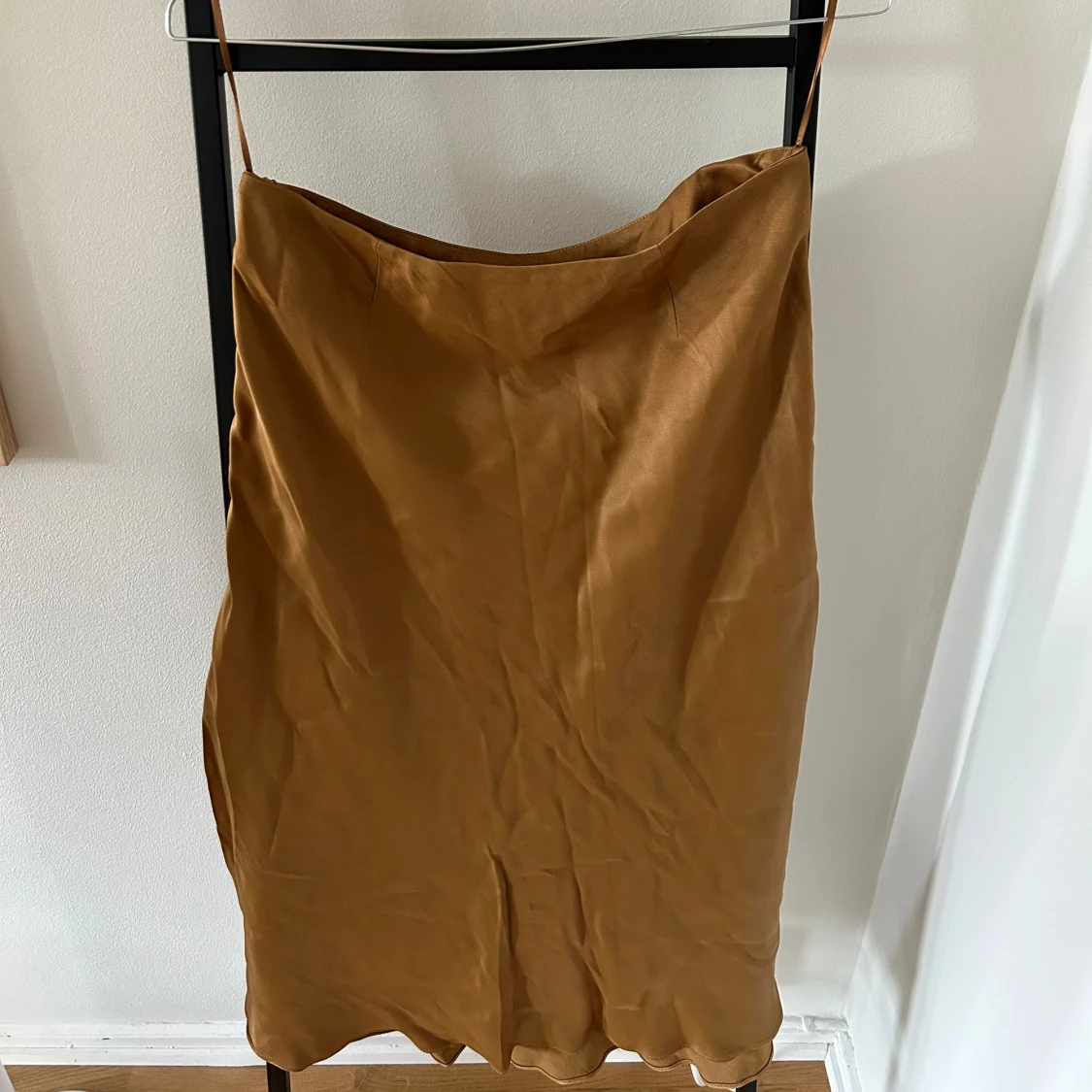 Bronsfärgad Sidenkjol