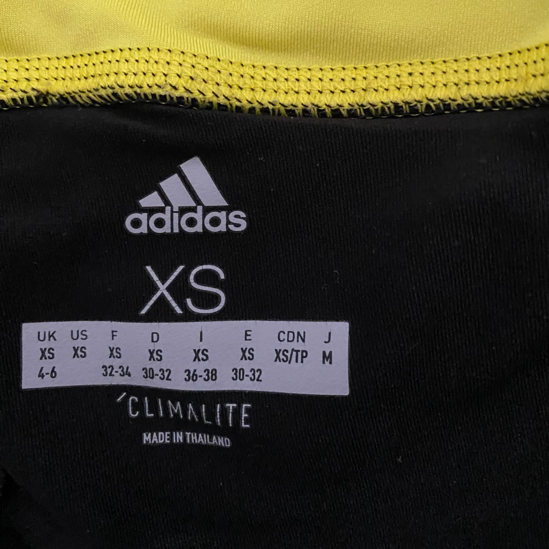 Gul och svart tenniskjol  - 90