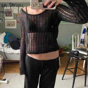 Stickad tröja - Genomskinlig stickad tröja från weekday!