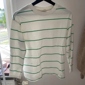 Långärmad tröja  - Långärmad tröja från Gina tricot 