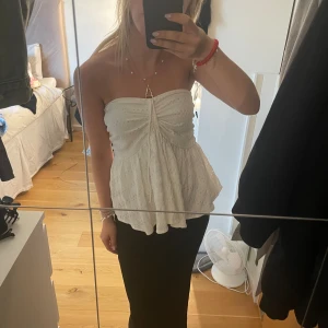 Sommartopp - Superfin sommartopp som egentligen är en kjol. Om man vill ha den som kjol så finns även undershorts💞Nyskick