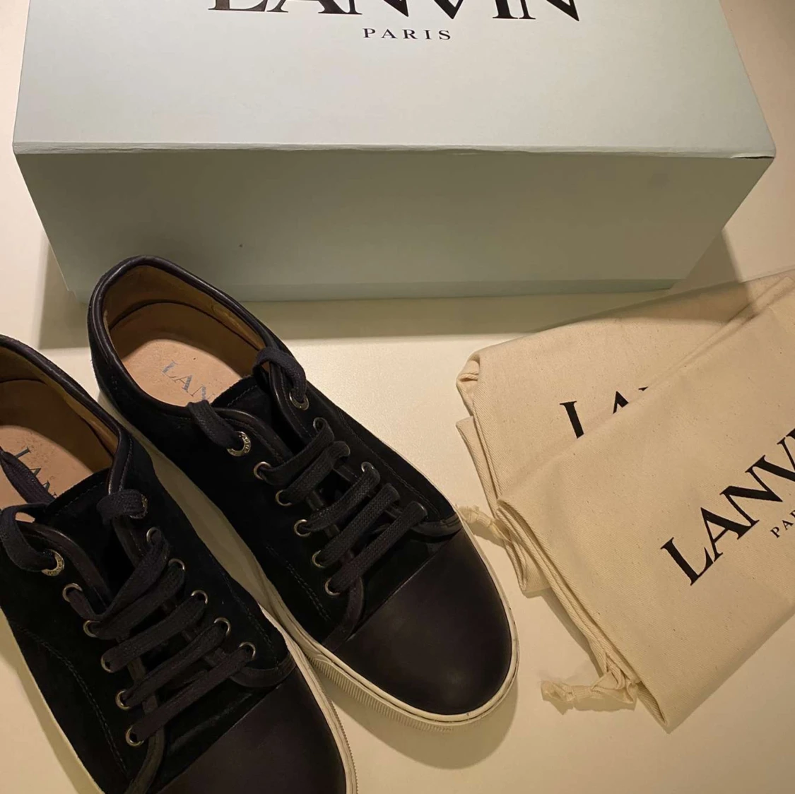 Lanvin  - 90