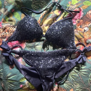 Calzedonia bikini - Jättefin bikini! Kan tyvärr inte ha den. Den är helt ny har bara testat den 1 gång❤️